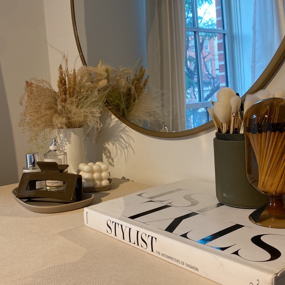 Kōv Essentials Daily Claw Clip XL in Mocha - Picture 7 of 8